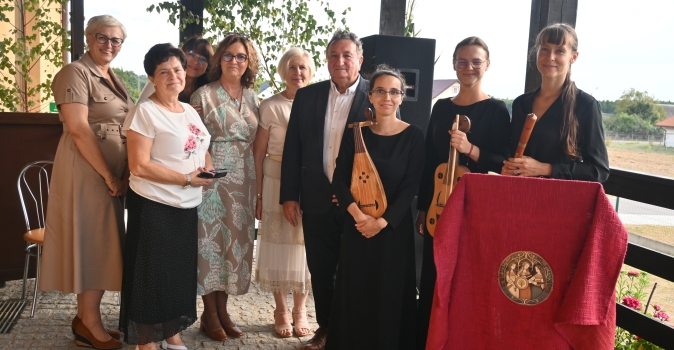 Zespół muzyczny wraz z organizatorami wydarzenia